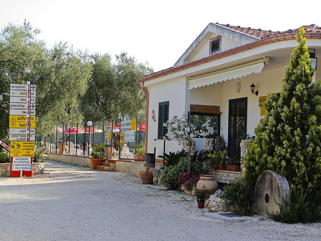 Camping Village Degli Ulivi Mattinata Zewnętrze zdjęcie